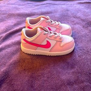 Authentic triple pink dunks size 8c .
